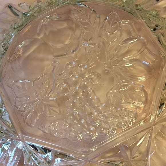 FINAL SALE PRICE Glass Design & Fruit Serving Bowls - Picture 3 of 6